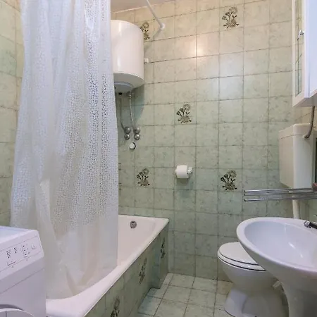 With A Parking Space - 16053 Apartmán