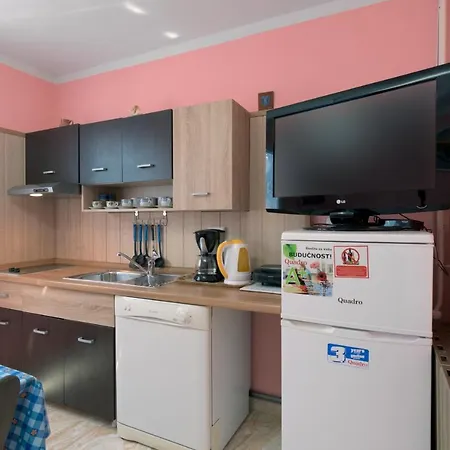 Apartmán With A Parking Space - 16053 Pula