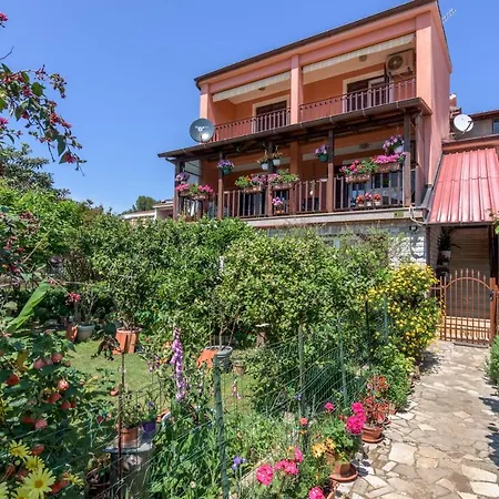 Apartament With A Parking Space - 16053 Pula