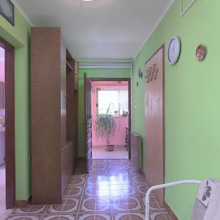 With A Parking Space - 16053