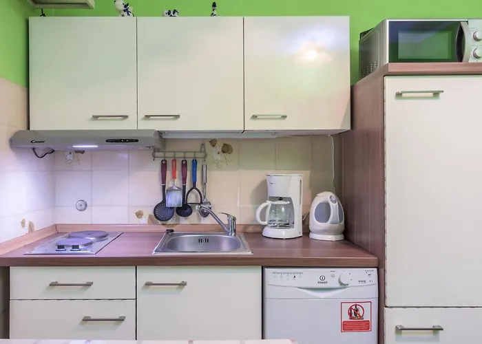 Apartmán With Parking Space - 16053 Pula