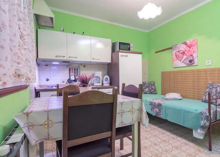 Apartmán With Parking Space - 16053 Pula